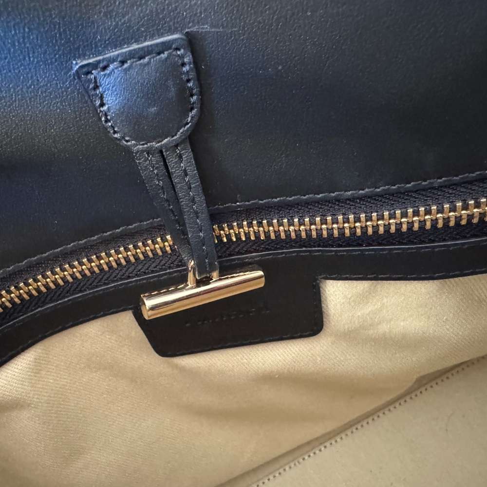 Flattered Black Leather Tote Bag - Picture 6 of 16